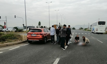 Otomobilin çarptığı genç kız ağır yaralandı